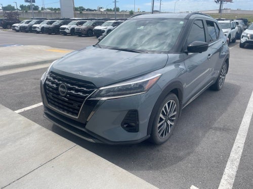 2023 Nissan Kicks SR