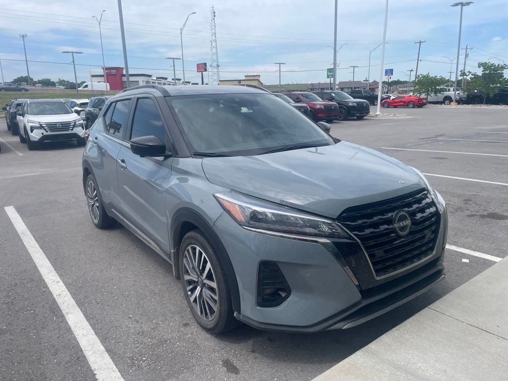 2023 Nissan Kicks SR