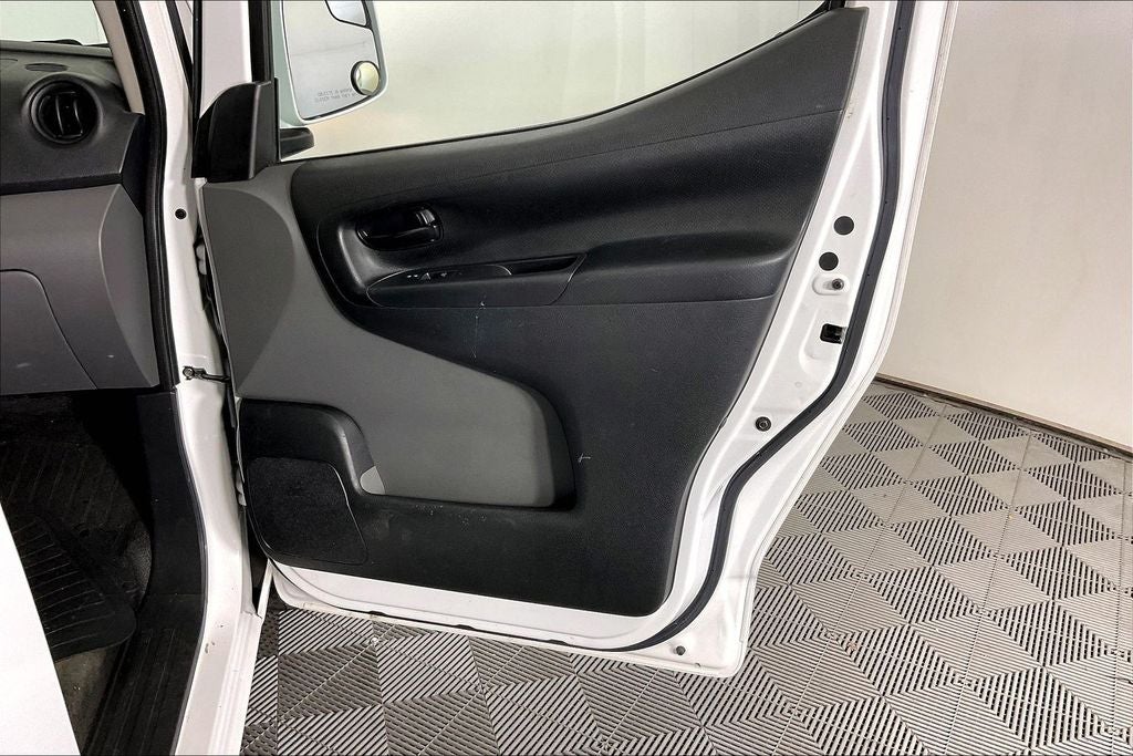 2017 Nissan NV200 SV