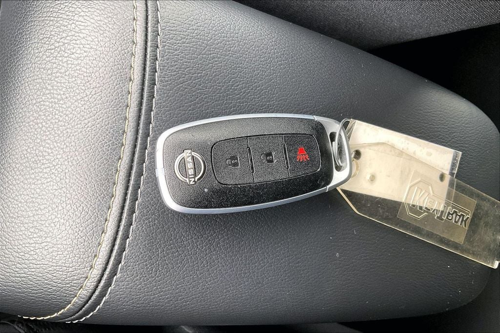 2025 Nissan Kicks SV