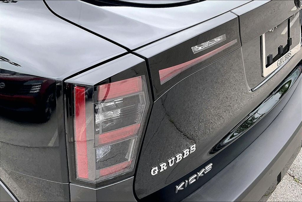 2025 Nissan Kicks SV