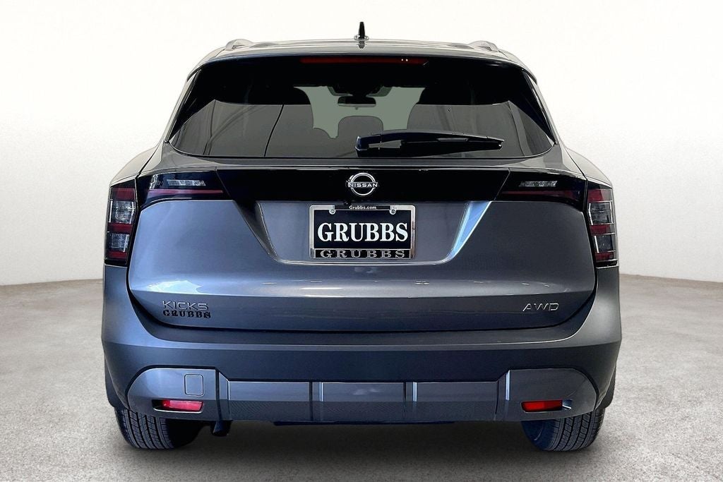 2027 Nissan Kicks SV