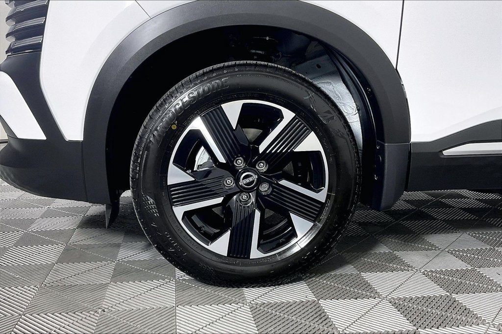 2027 Nissan Kicks SV