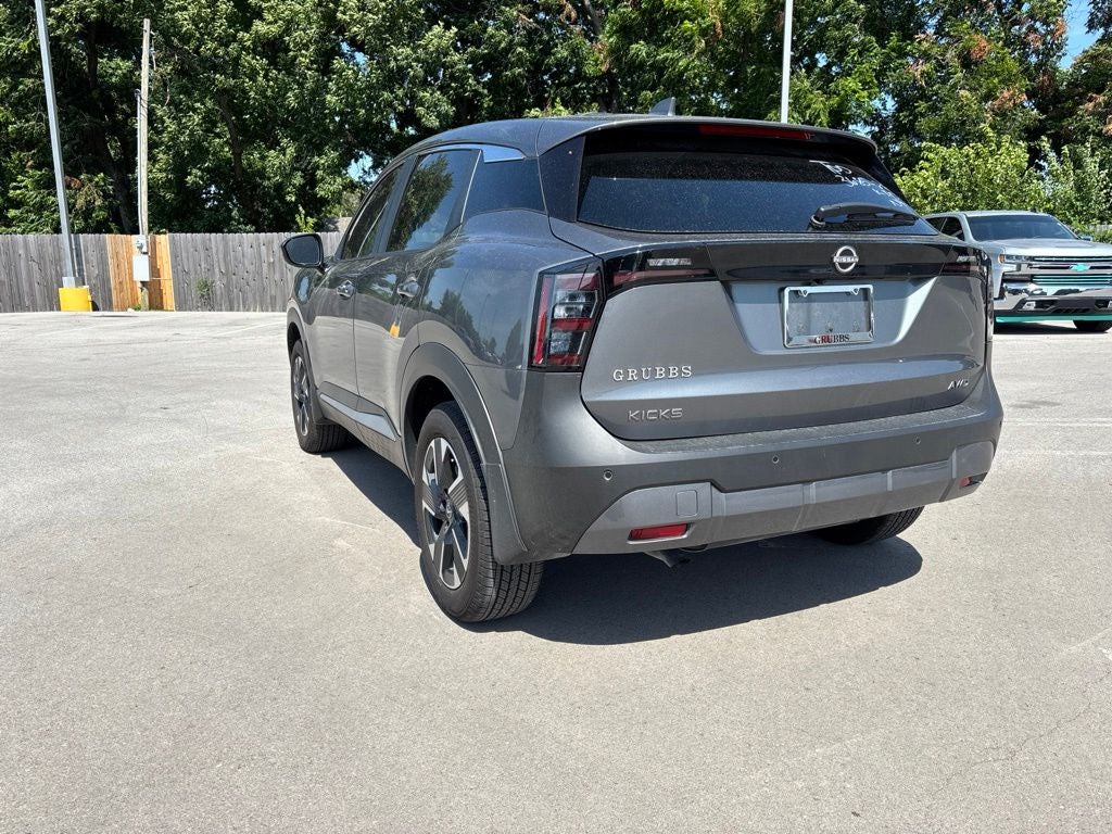 2025 Nissan Kicks SV