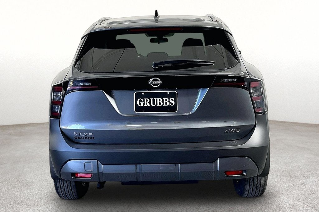 2027 Nissan Kicks SV