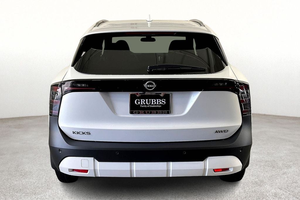 2025 Nissan Kicks SV