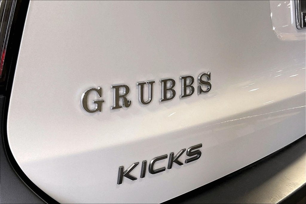 2025 Nissan Kicks SR