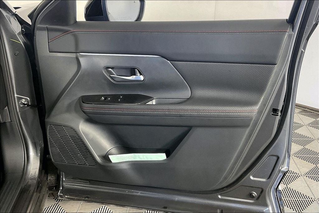 2027 Nissan Kicks SR