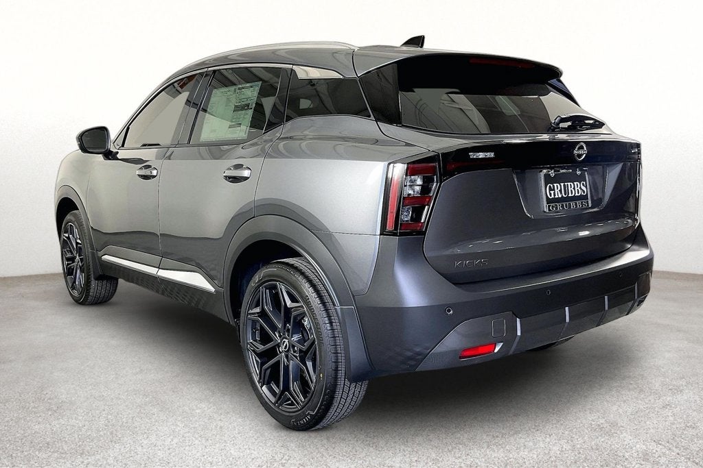 2027 Nissan Kicks SR