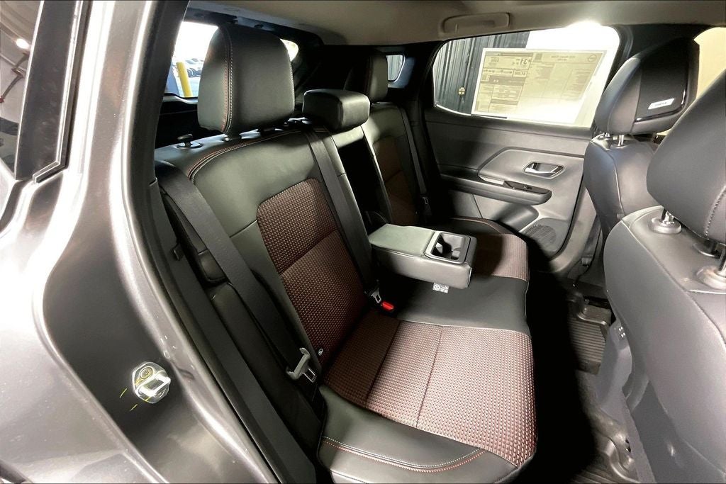 2027 Nissan Kicks SR