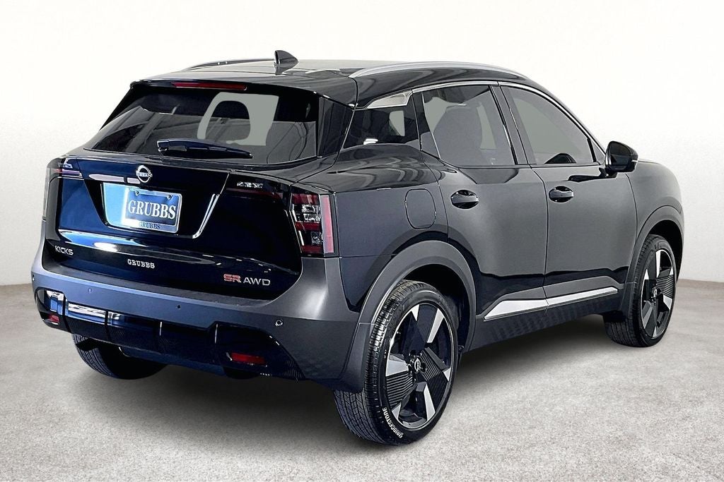 2026 Nissan Kicks SR