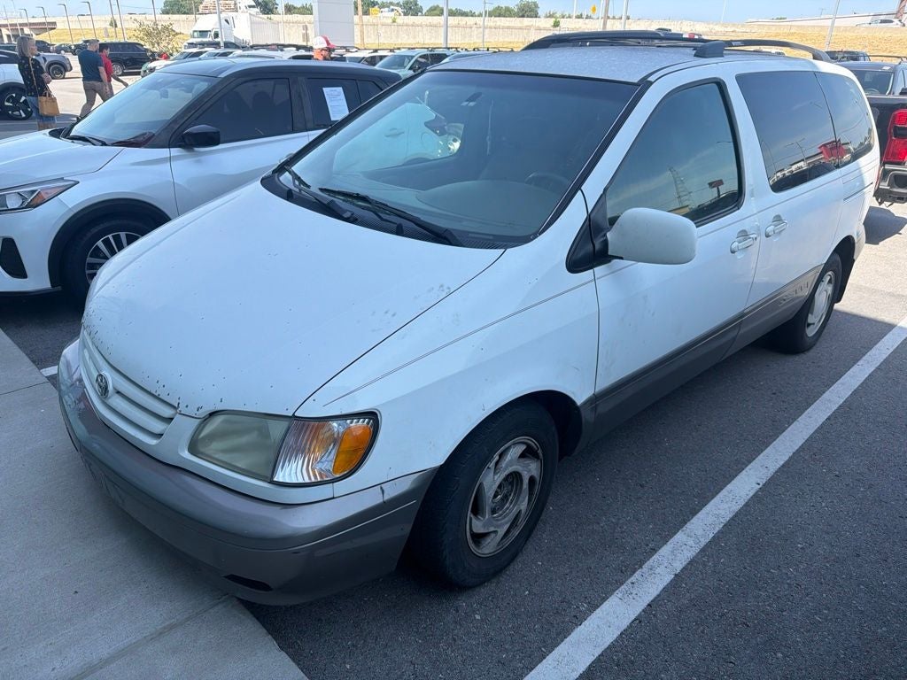 2003 Toyota Sienna LE