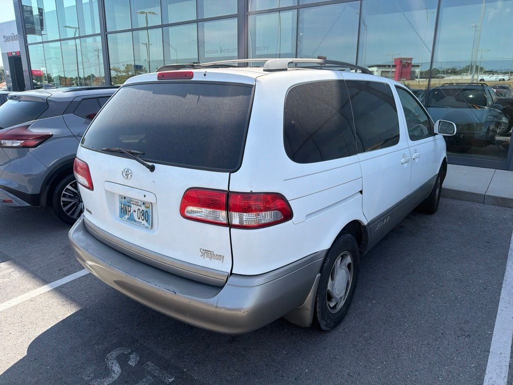 2003 Toyota Sienna LE