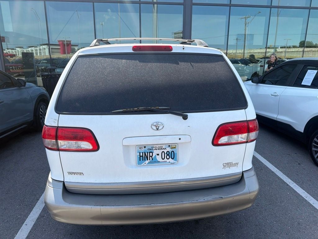 2003 Toyota Sienna LE