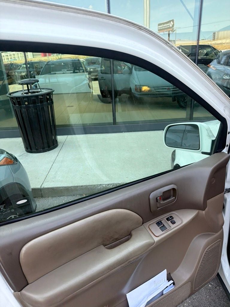 2003 Toyota Sienna LE