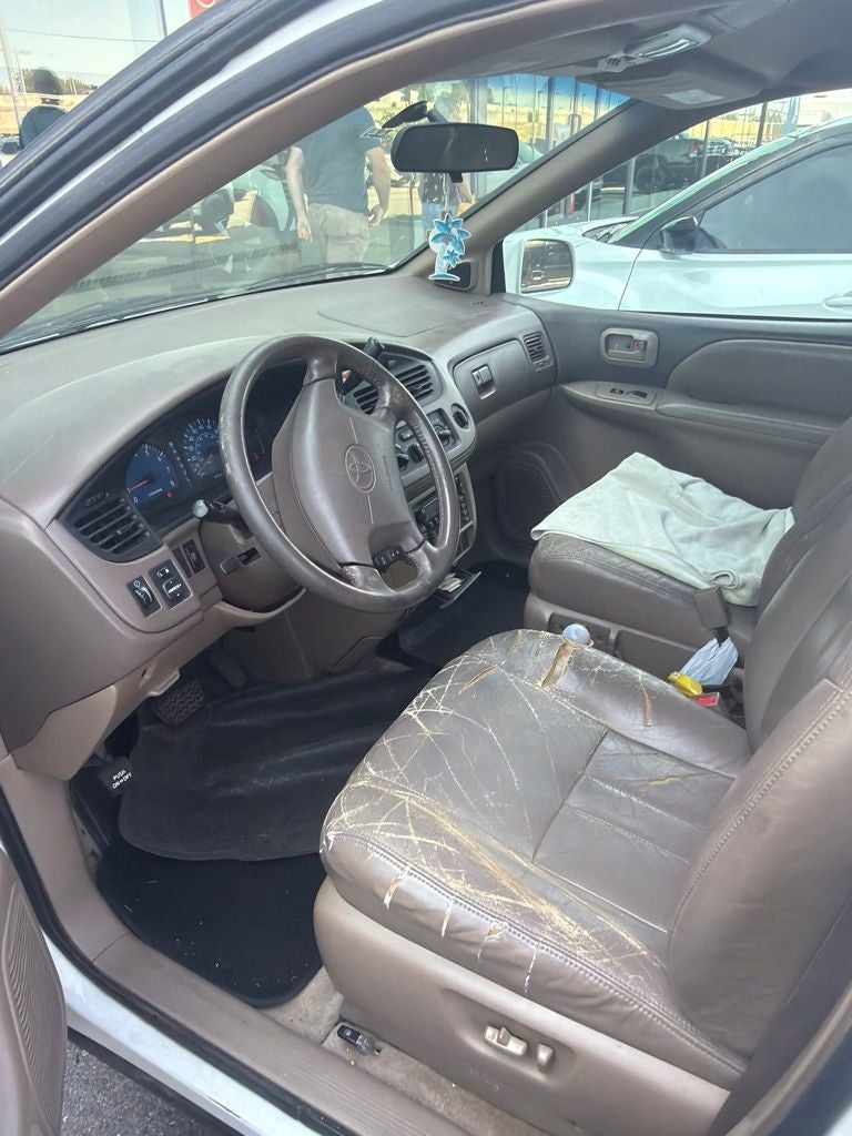 2003 Toyota Sienna LE