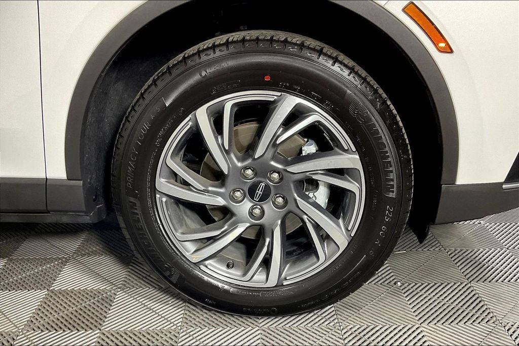 2026 Lincoln Corsair Premiere W/ Panoramic Sunroof