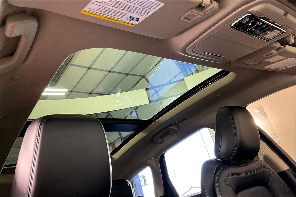 2026 Lincoln Corsair Premiere W/ Panoramic Sunroof