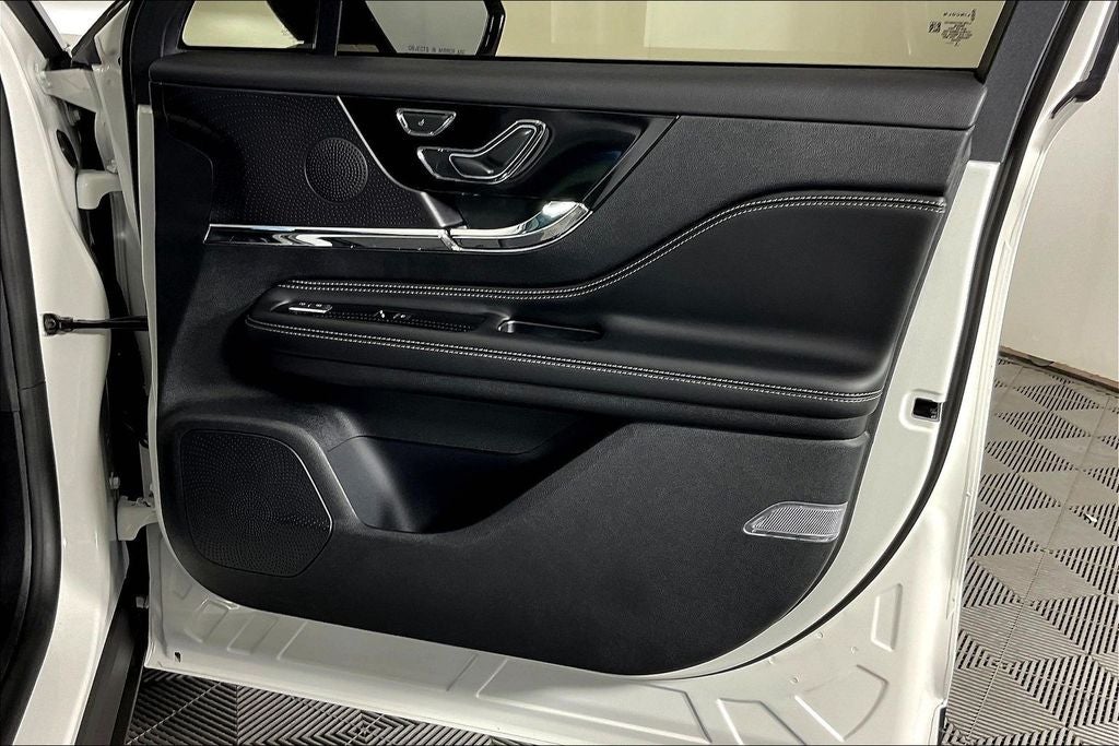 2026 Lincoln Corsair Premiere W/ Panoramic Sunroof