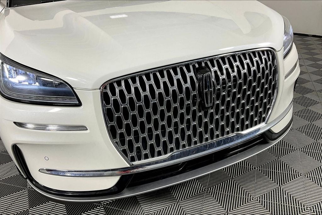 2026 Lincoln Corsair Premiere W/ Panoramic Sunroof