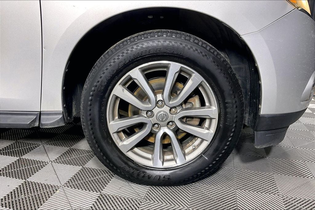 2015 Nissan Pathfinder SV