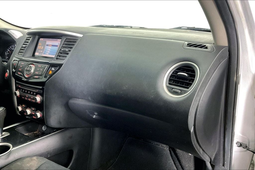 2015 Nissan Pathfinder SV