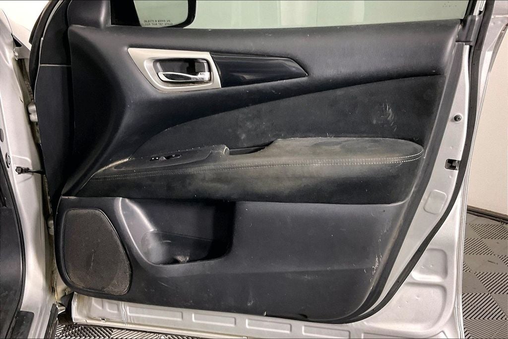 2015 Nissan Pathfinder SV