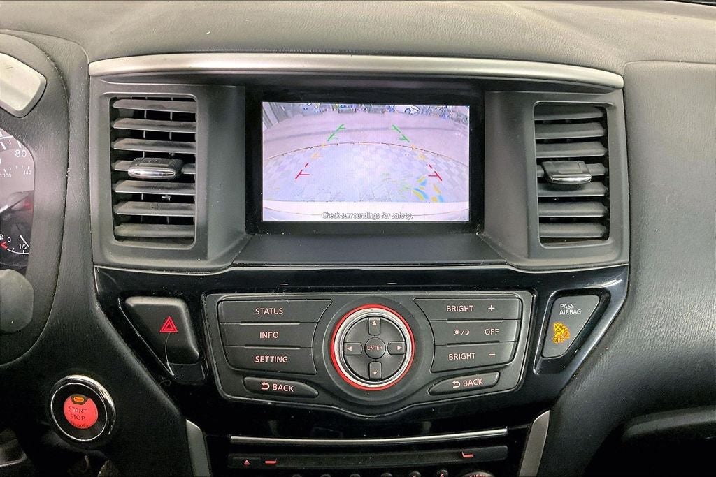 2015 Nissan Pathfinder SV