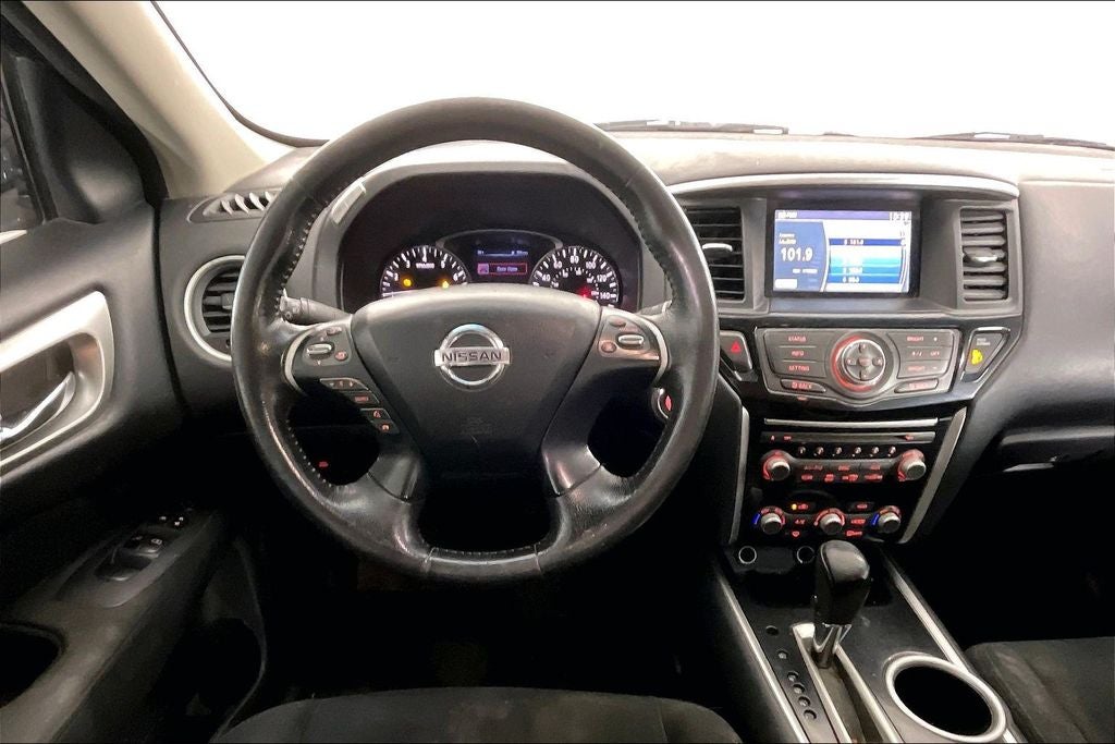 2015 Nissan Pathfinder SV