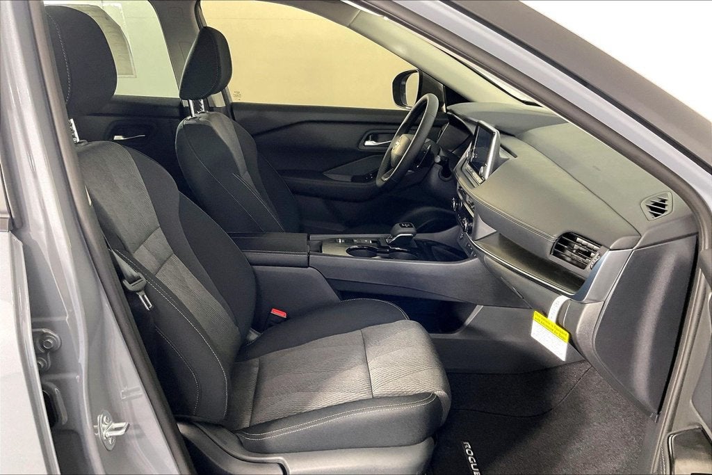 2027 Nissan Rogue SV