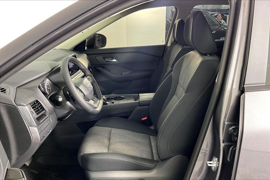 2027 Nissan Rogue SV
