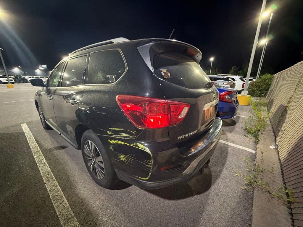 2018 Nissan Pathfinder SV