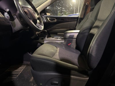 2018 Nissan Pathfinder SV