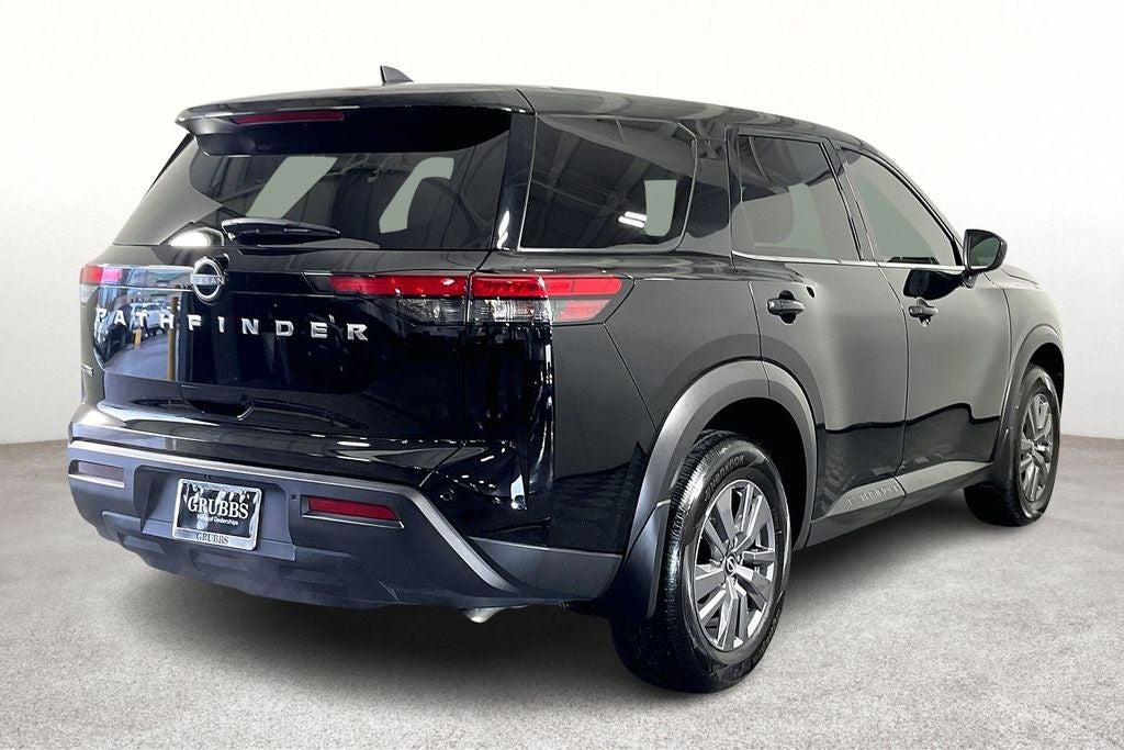 2025 Nissan Pathfinder S