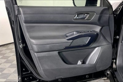 2025 Nissan Pathfinder S