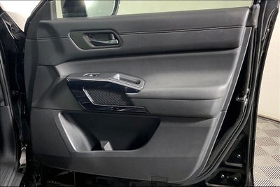 2025 Nissan Pathfinder S