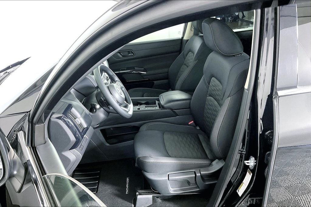 2025 Nissan Pathfinder S