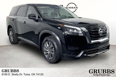 2025 Nissan Pathfinder S