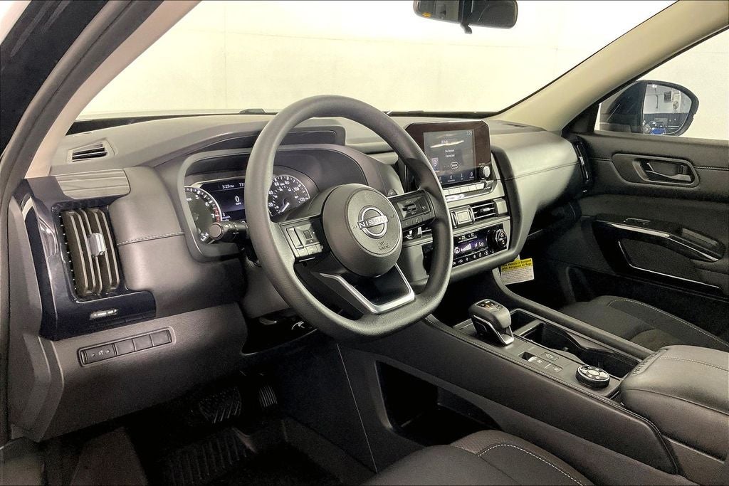 2025 Nissan Pathfinder S