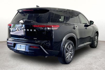 2025 Nissan Pathfinder S