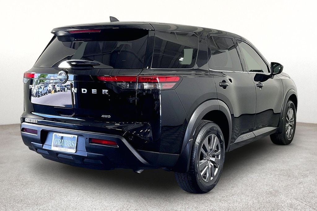 2025 Nissan Pathfinder S