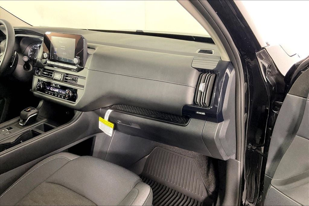 2025 Nissan Pathfinder S