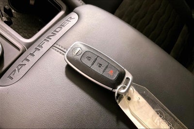 2025 Nissan Pathfinder S