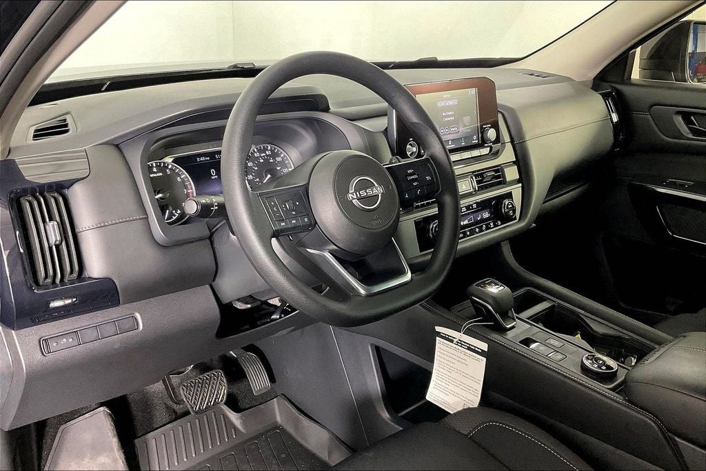 2025 Nissan Pathfinder S