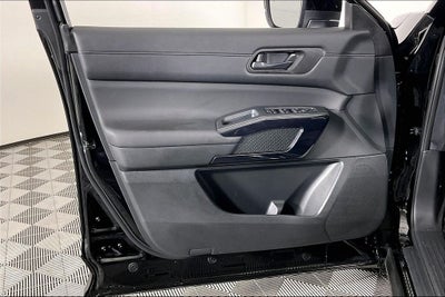2025 Nissan Pathfinder S