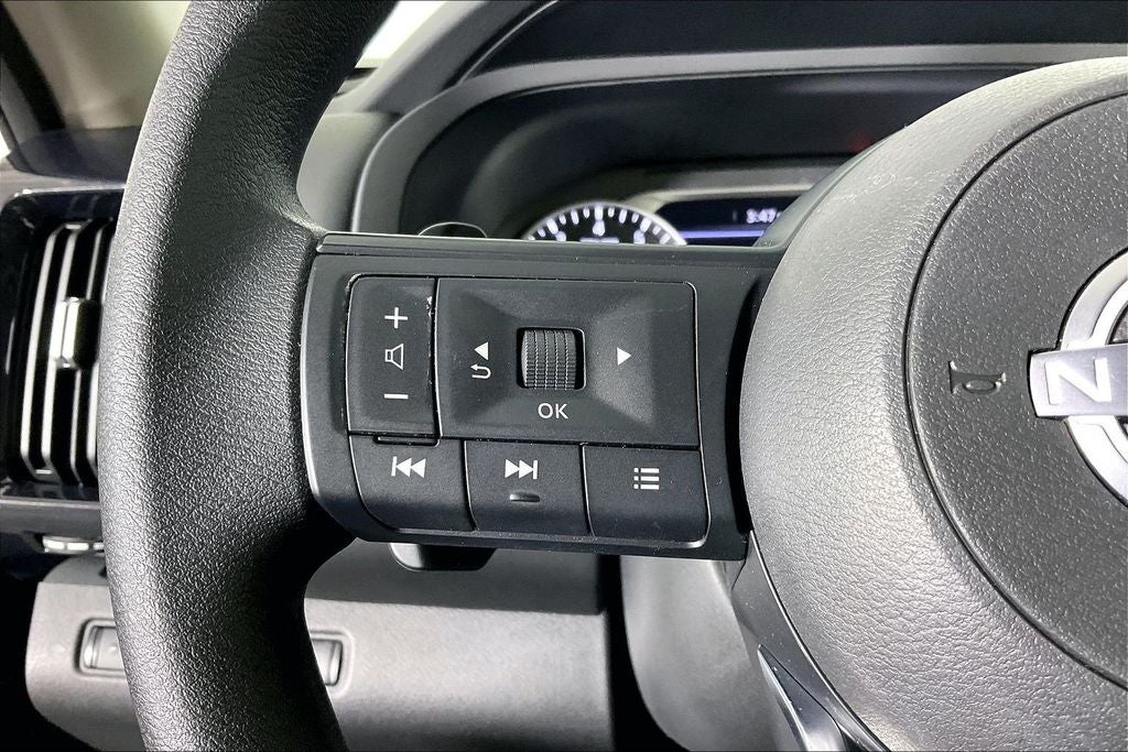 2025 Nissan Pathfinder S