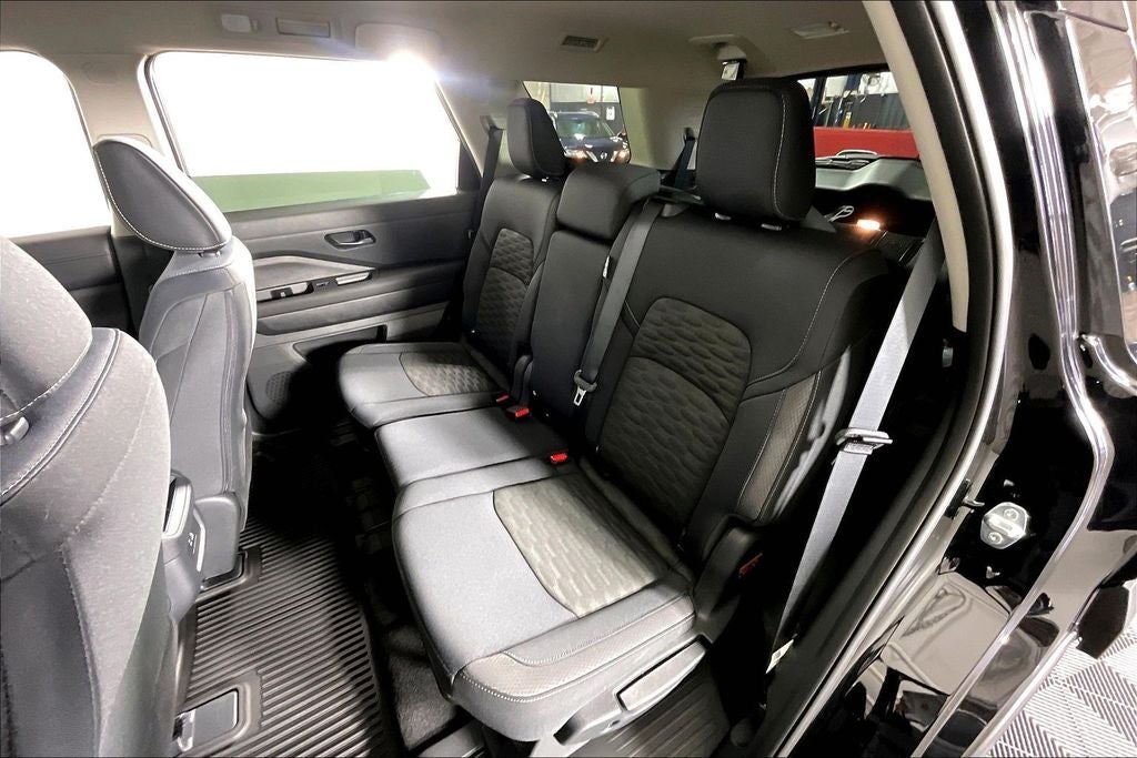 2025 Nissan Pathfinder S
