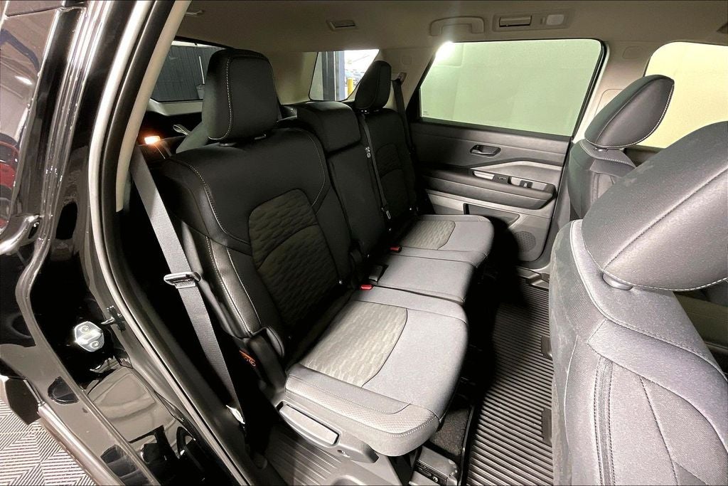 2025 Nissan Pathfinder S