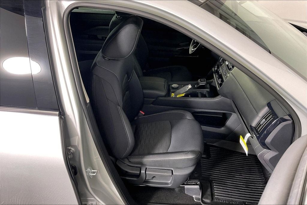 2025 Nissan Pathfinder S