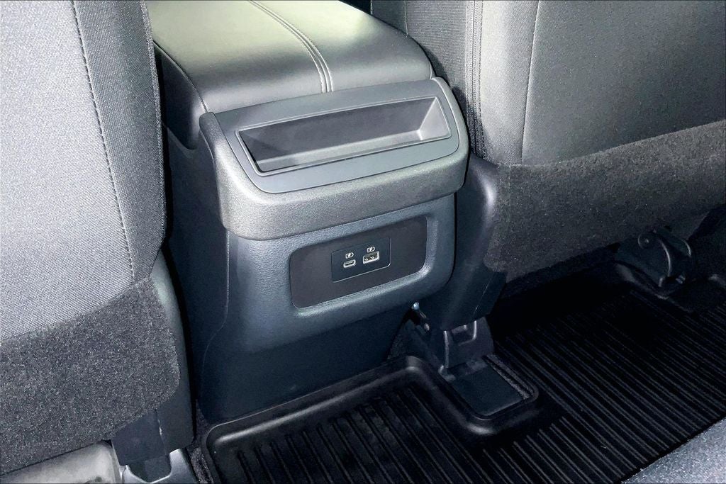 2025 Nissan Pathfinder S